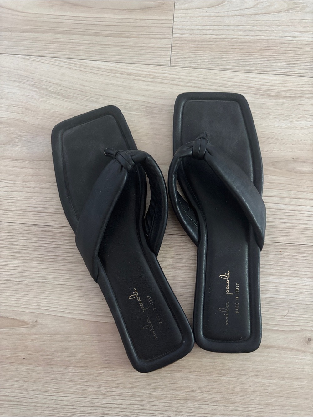 Mila Paoli Black Square-Toe Knotted Thong Sandals